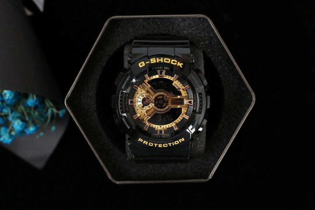 Casio G-Shock GA-110GB-1AER – Negru & Auriu